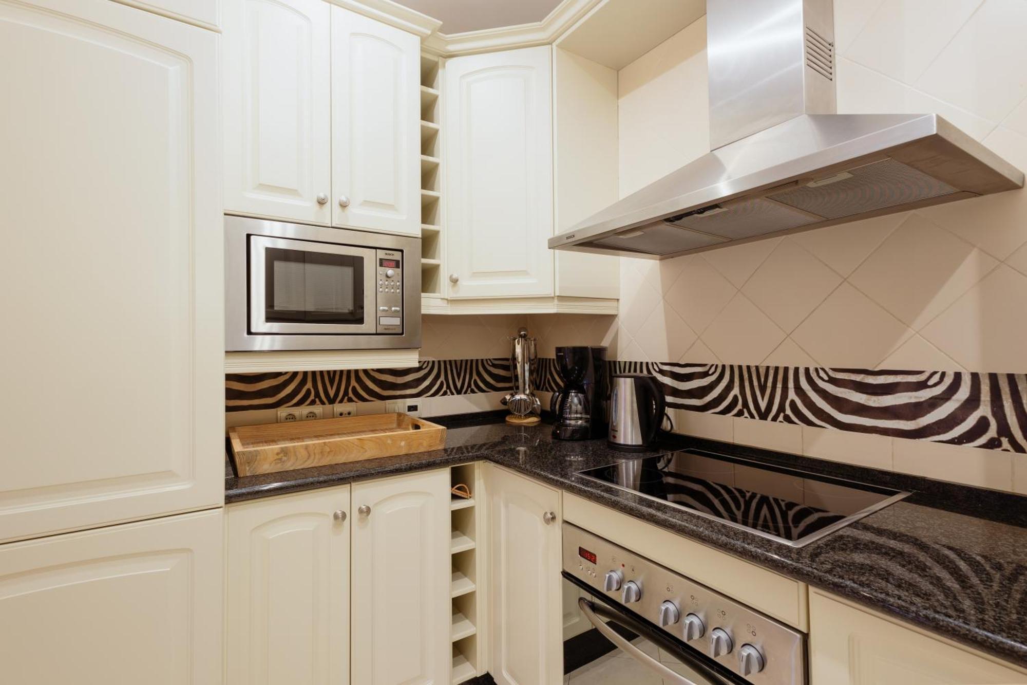 Dream Experience In Elviria: Luxury Property Close To Beaches, Restaurants And Golf Courses Appartement